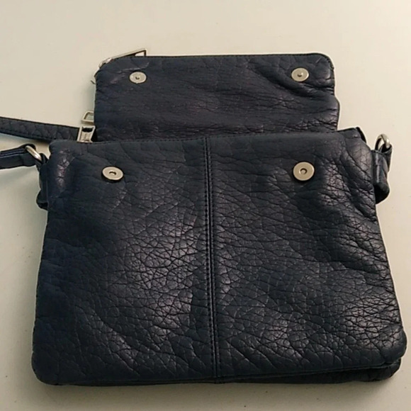 Liz Claiborne/Navy/Cross/body bag/5 Zipper Pocket/6 Open pockets/Silver hardware - Picture 8 of 15
